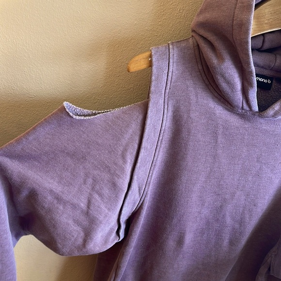 Mono B Hooded Open Shoulder Sweatshirt Size Small Mauve Long Sleeves Pullover - Picture 5 of 12